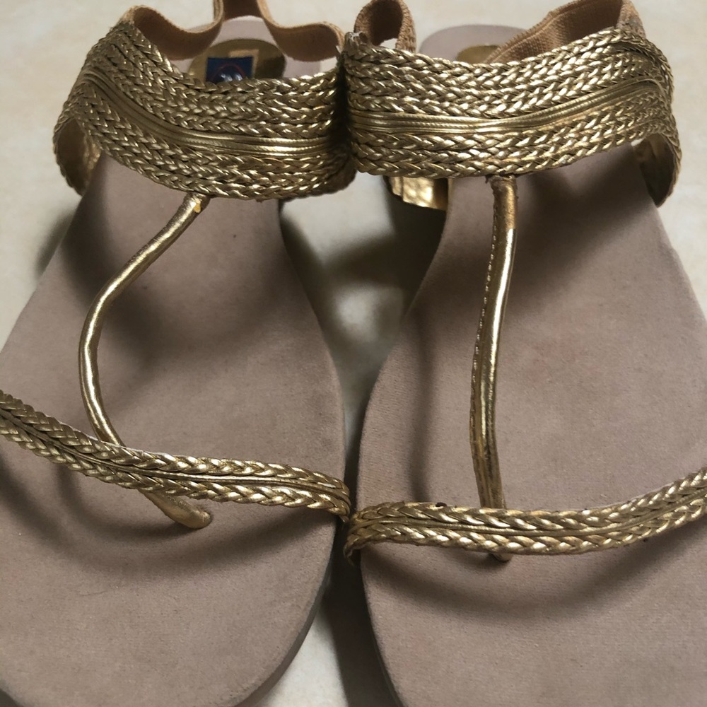 Cute Gold Sandals NWOT